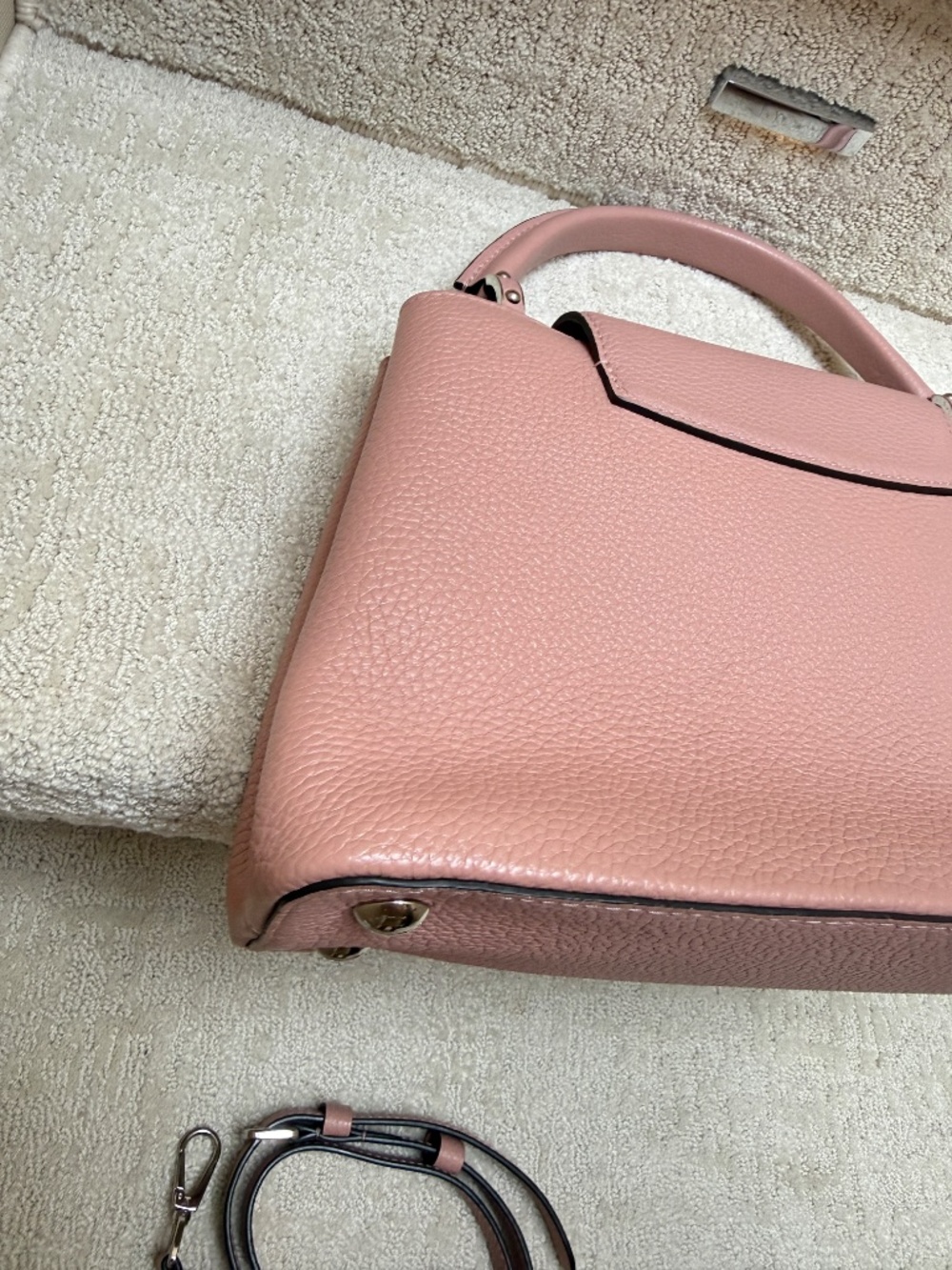 Louis Vuitton Taurillon Capucines PM in Dusty Rose - Picture 10 of 11